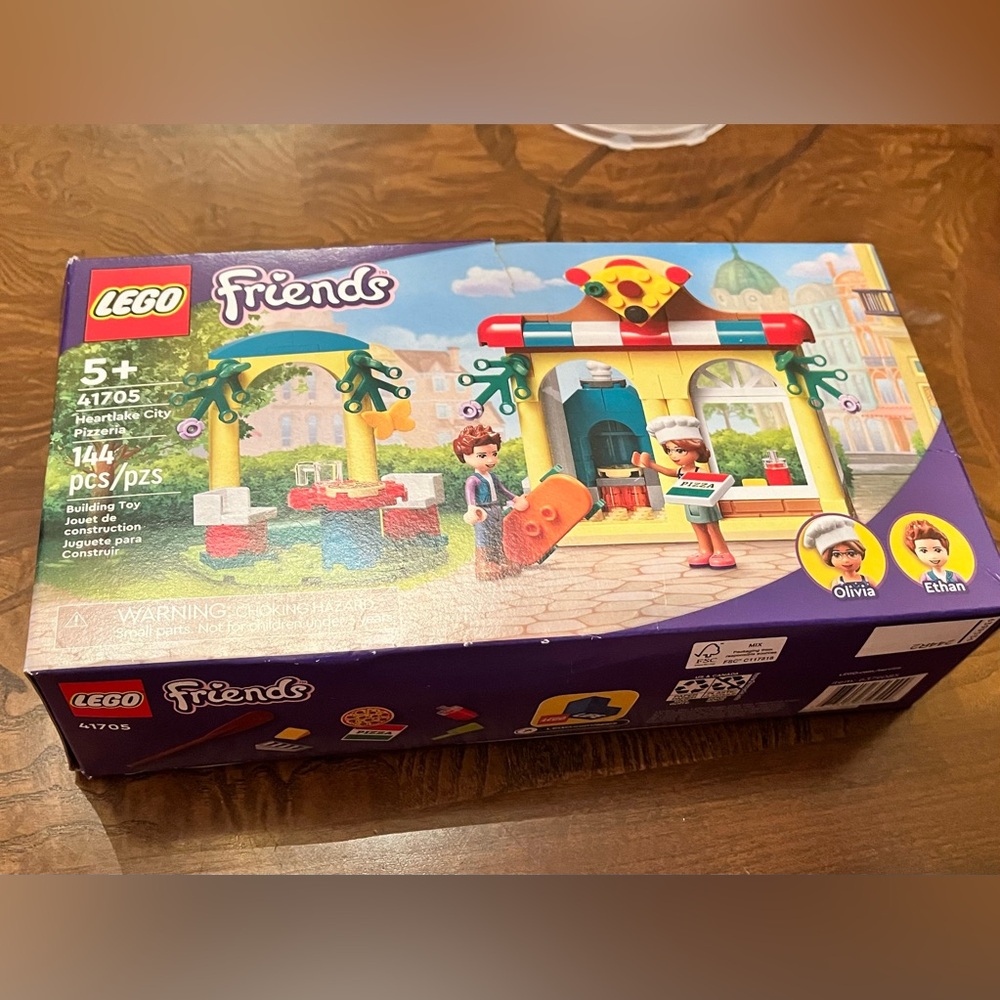 LEGO FRIENDS HEARTLAKE CITY PIZZERIA 41705 144 PIECES AGES 5+